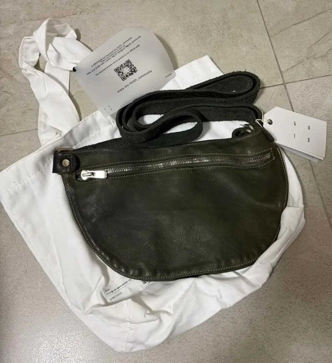 구이디 레더 크로스백 [밀리터리 그린] 상품이미지2