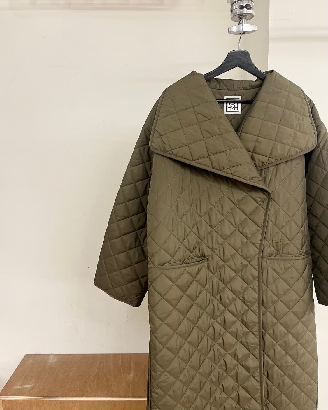 토템 카키 다이아몬드 퀼티드 자켓 상품이미지3