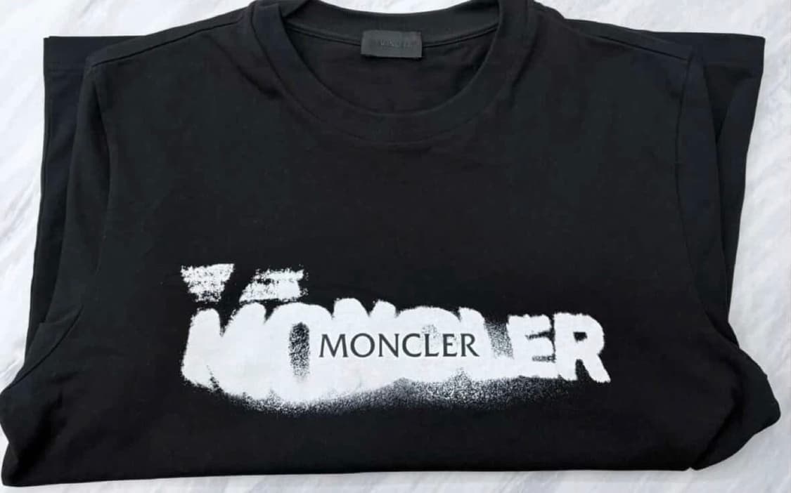 [정품] 몽클레어 x 프라그먼트 스프레이 로고 티셔츠 새상품급 상품이미지1