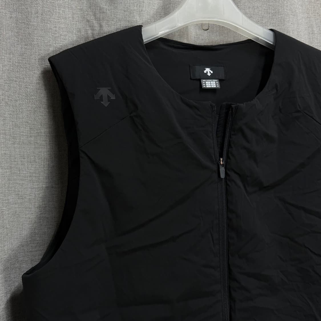 데상트 남성 경량 패딩 집업조끼 자켓 (빅사이즈 115/3XL) 상품이미지4