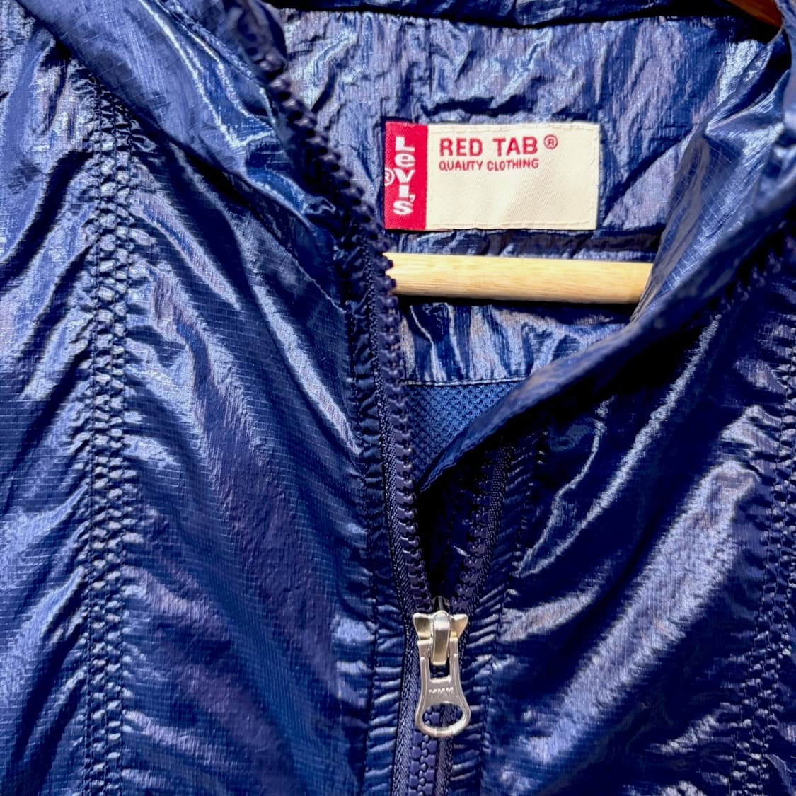 리바이스 레드탭 501 글로시 윈드브레이커 상품이미지2