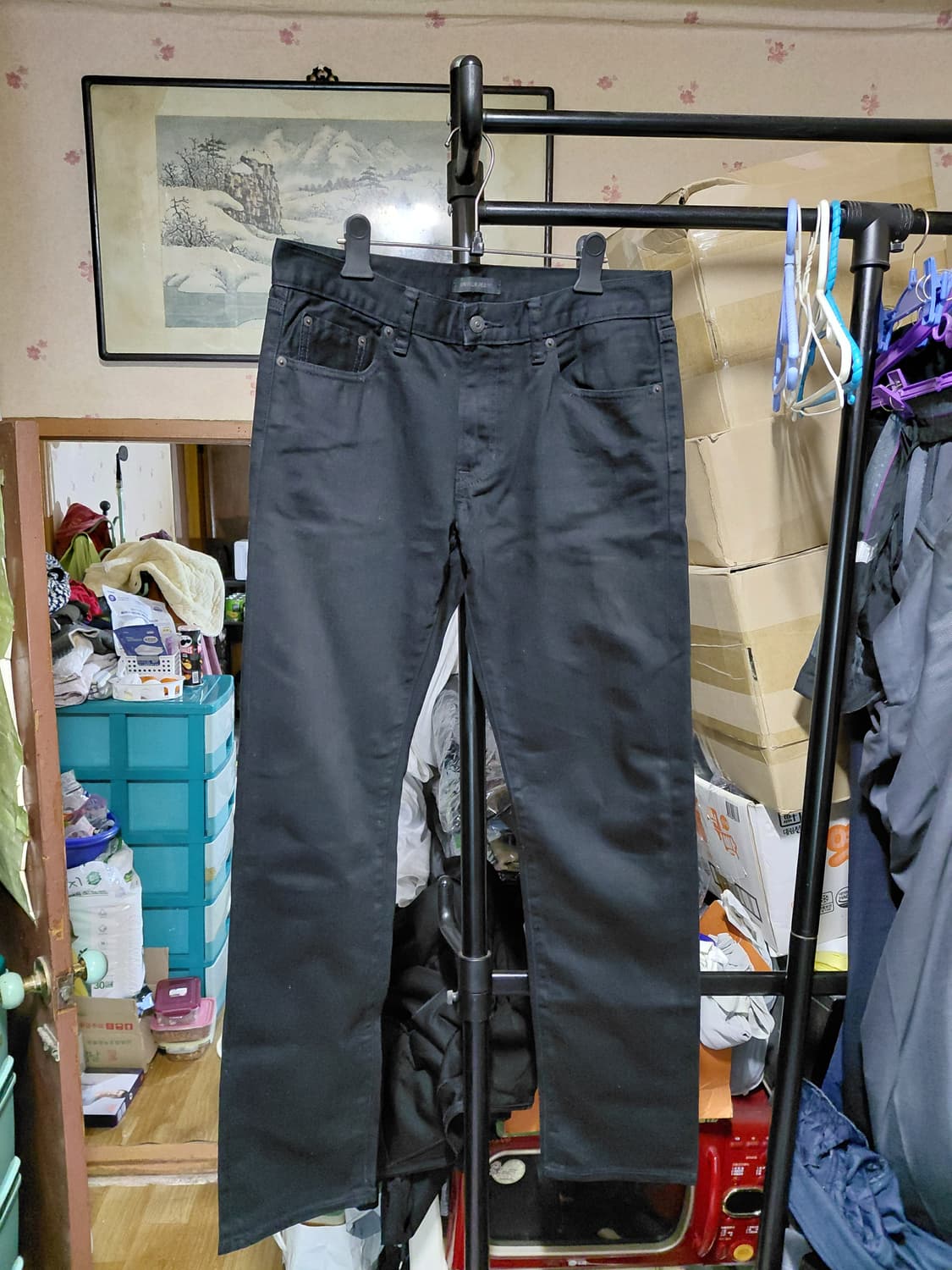 [유니클로]로우 슬림스트레이트 셀비지 블랙 데님 청바지 32사이즈  상품이미지1