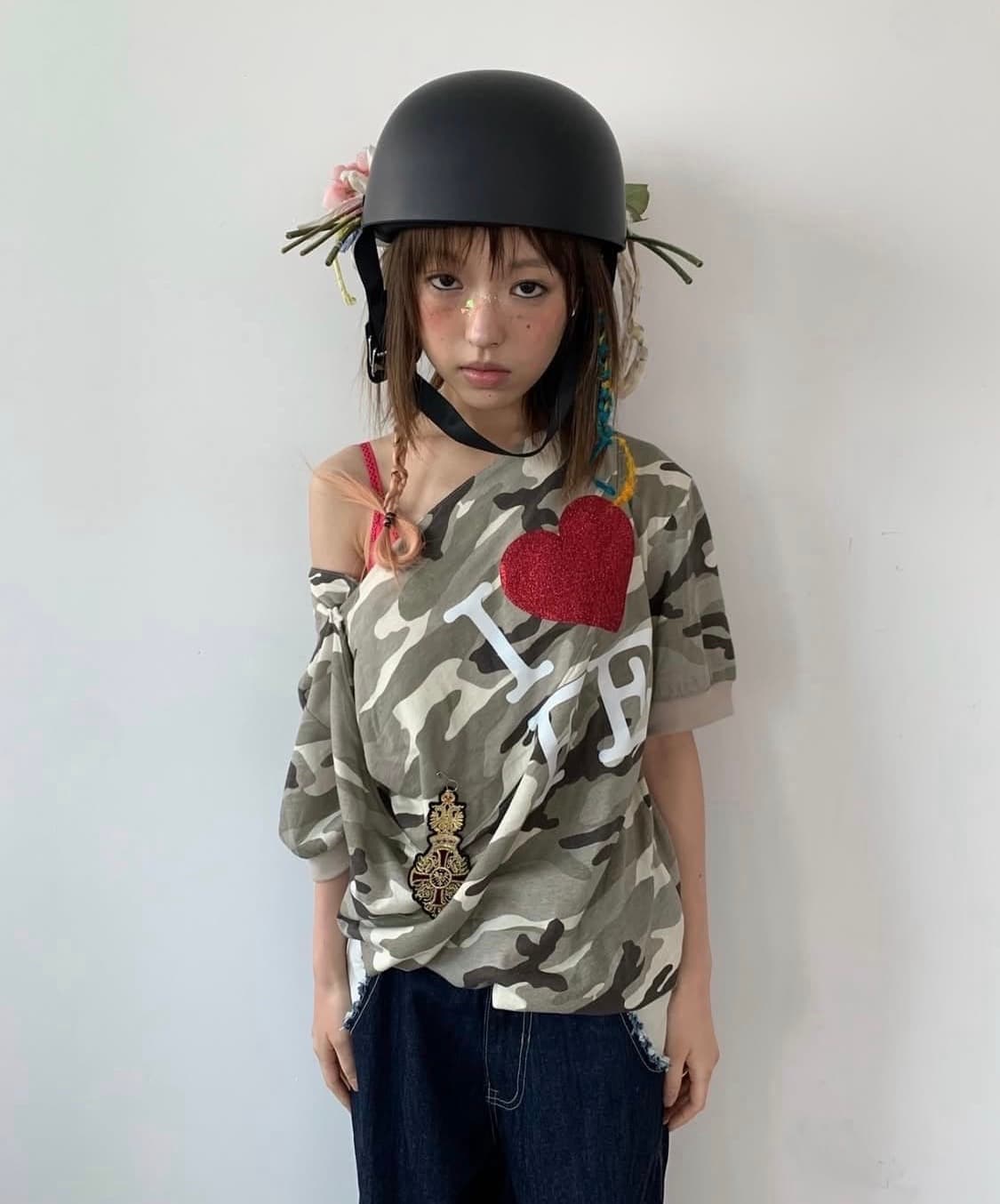 샵 페어리 넥 버튼 오프숄더 티 카모 상품이미지2