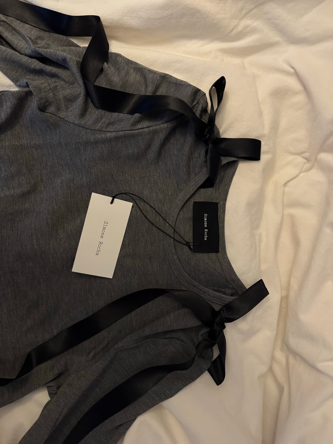 시몬로샤 25FW Bow Ribbon Tail Long 티셔츠 상품이미지2