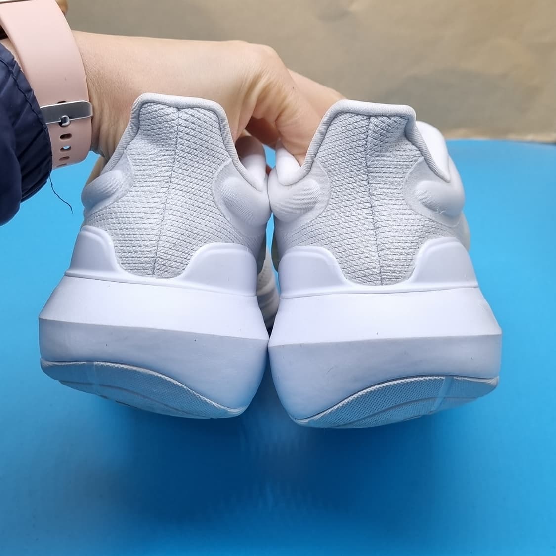 아디다스 울트라바운스 운동화250  상품이미지4