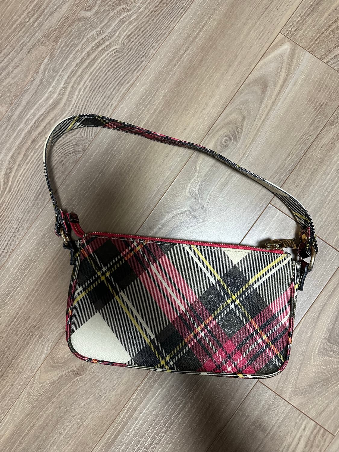 비비안웨스트우드 토트백 상품이미지2