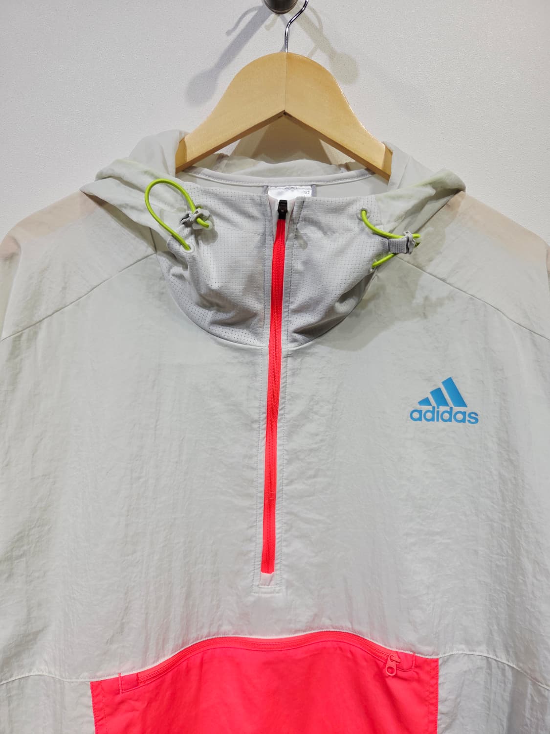 아디다스(Adidas) 어댑트 아노락 바람막이 상품이미지3