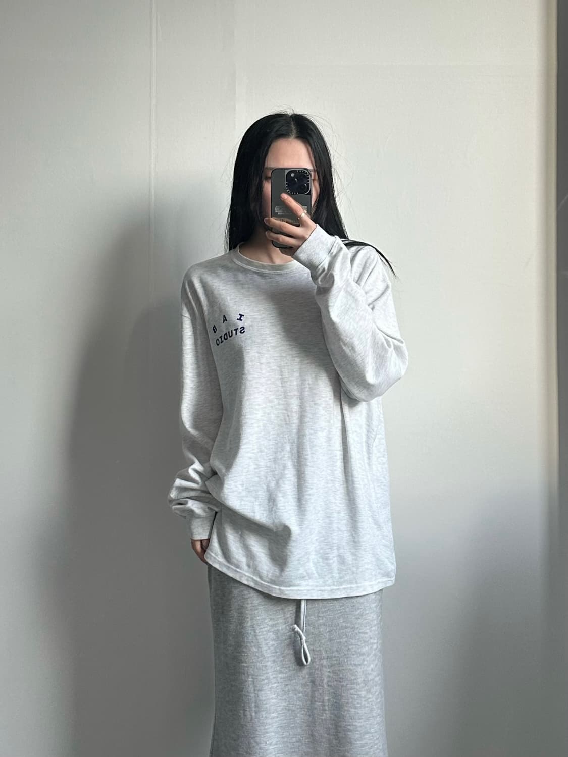 아이앱 스튜디오 라이트그레이 롱슬리브 긴팔티 상품이미지1