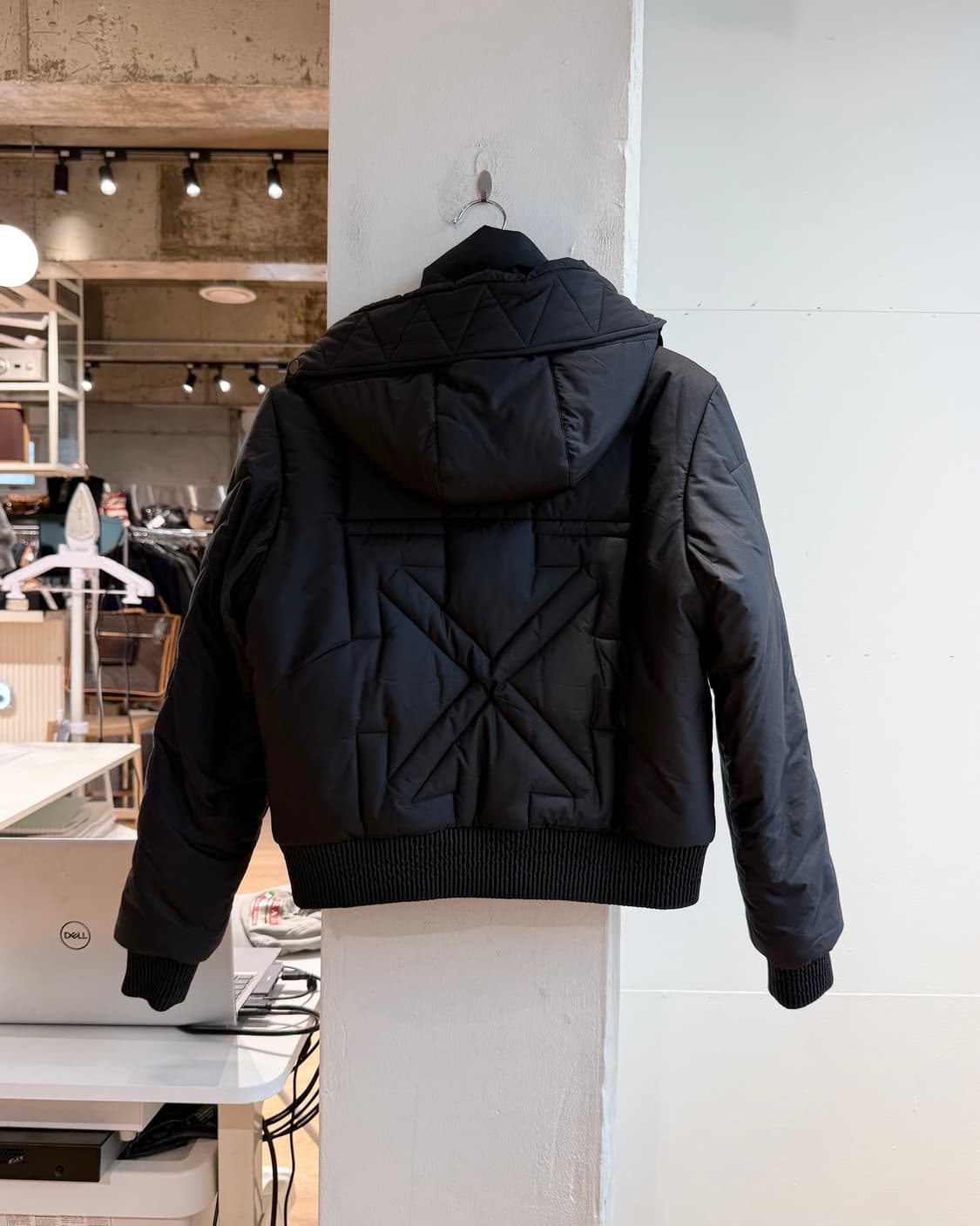 오프화이트 블랙 에로우 후드 다운 숏 패딩 점퍼 상품이미지7