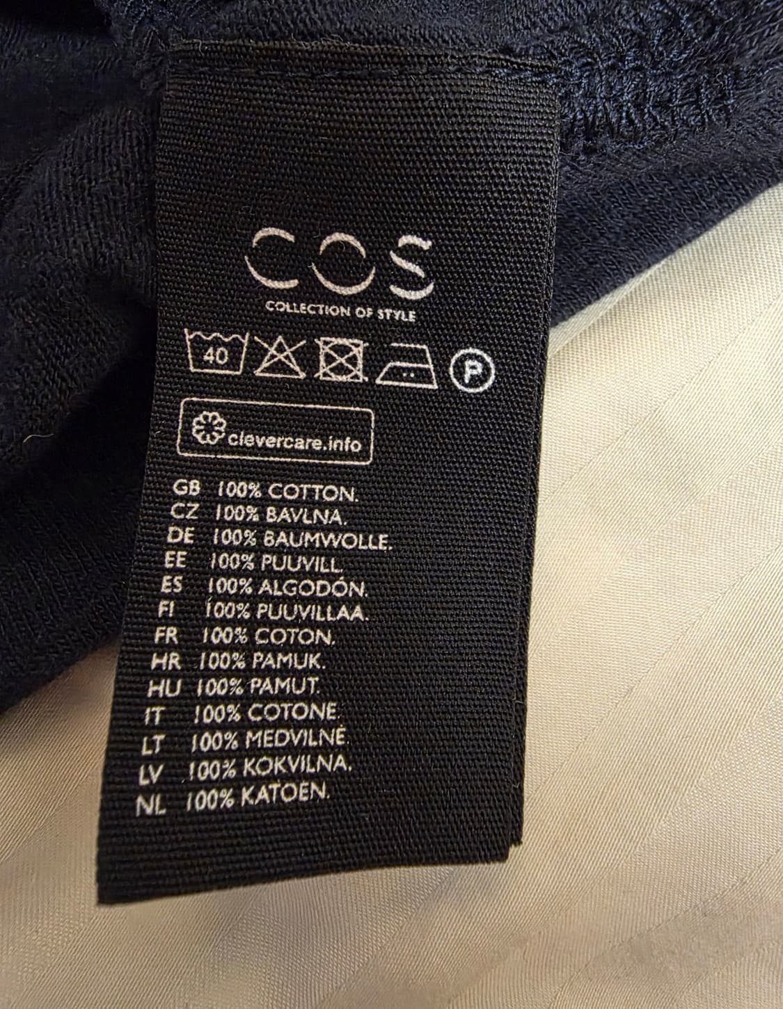 COS 반팔 Cotten 100%  Black 카라티 XL

Cotten 상품이미지4