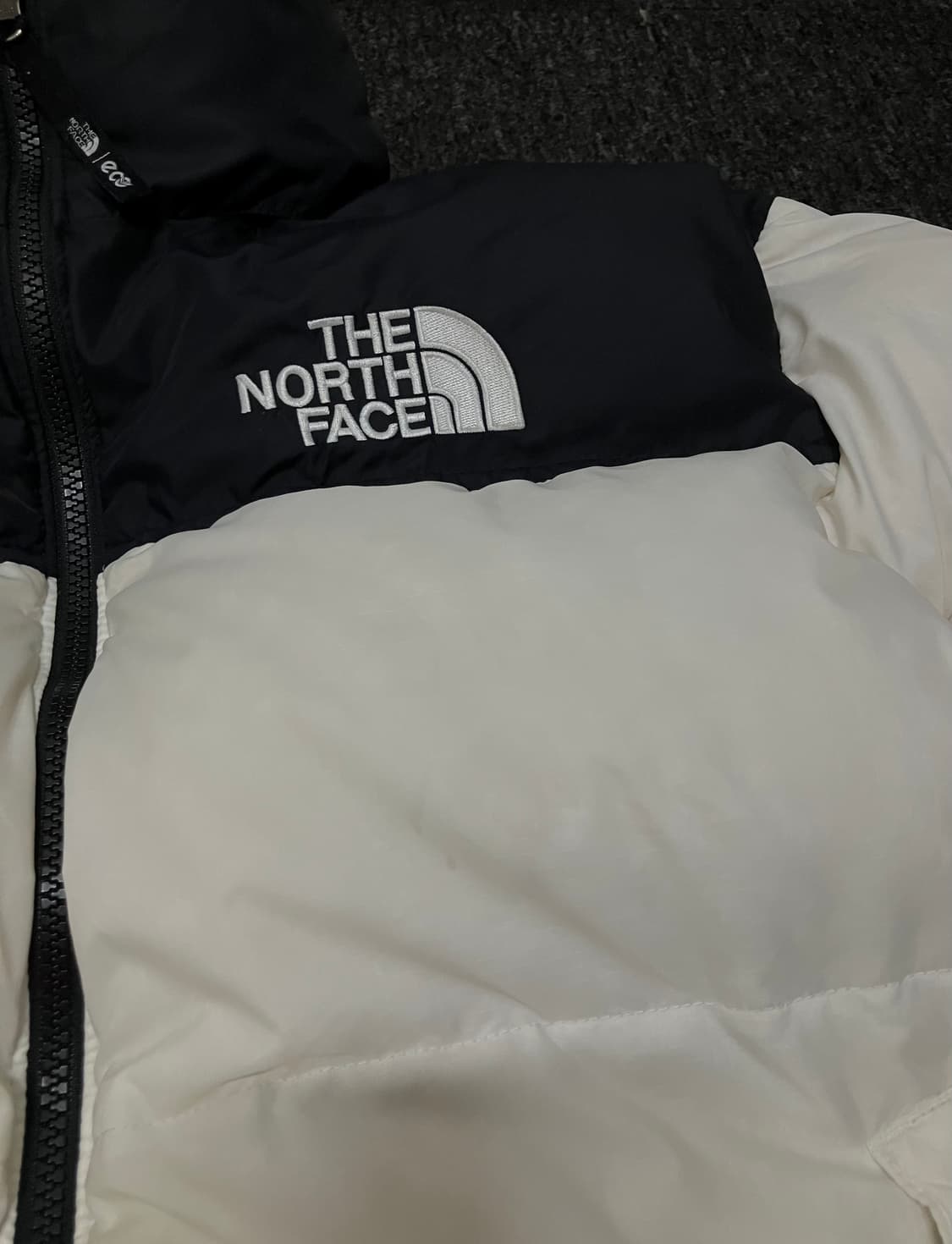 노스페이스 에코1996 눕시 패딩 화이트 상품이미지4