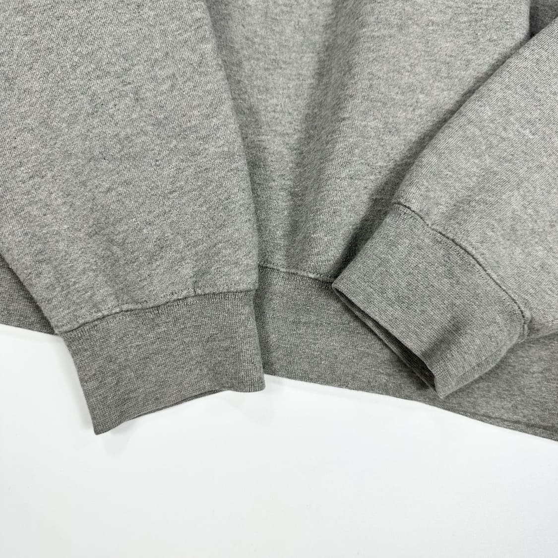 피오갓 에센셜 백로고 다크그레이 맨투맨 (실측 M) 상품이미지7