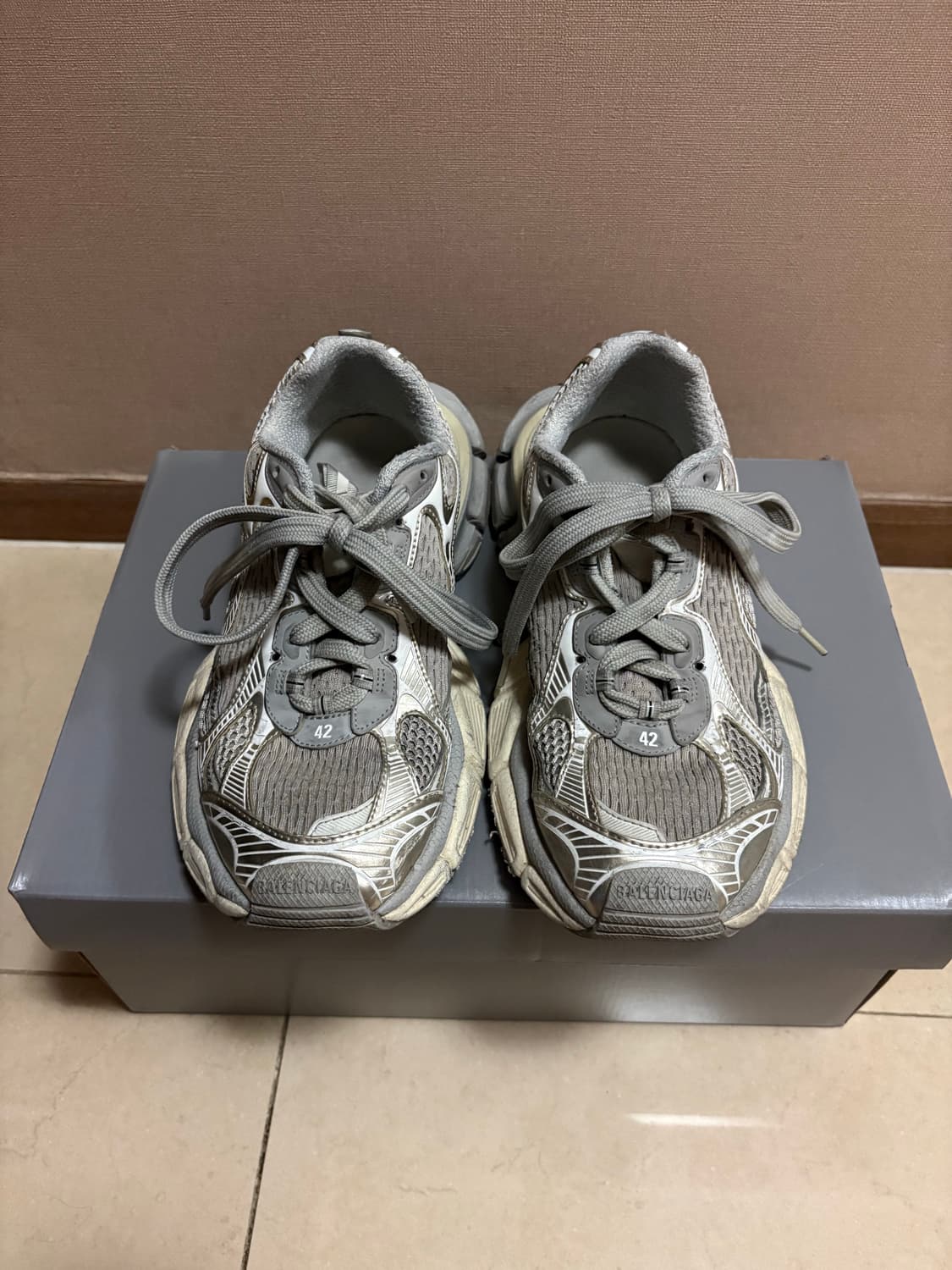 발렌시아가 3xl 에그쉘 42 상품이미지1