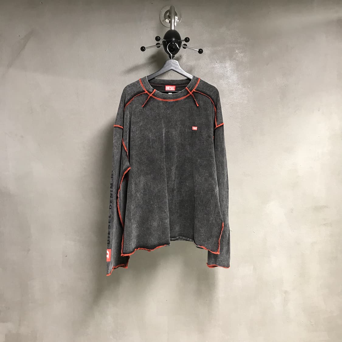 디젤 피그먼트 긴팔 티셔츠 XL 상품이미지1