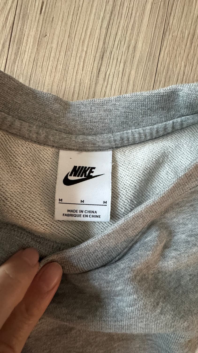 나이키 맨투맨  그레이 색상  M  상품이미지3