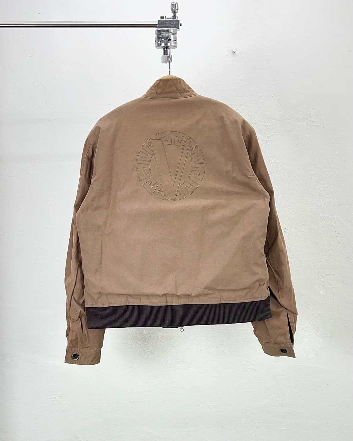 베르사체 컬렉션 리버시블 밀리터리 봄버 로고 자켓 상품이미지2