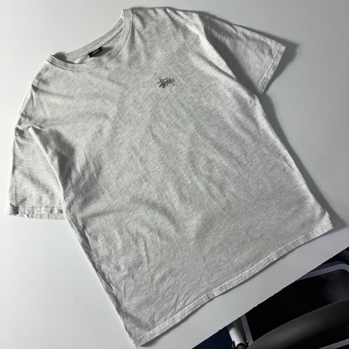 Stussy  스투시 베이직 피그먼트 롱슬리브 그레이 반팔 티셔츠 상품이미지4