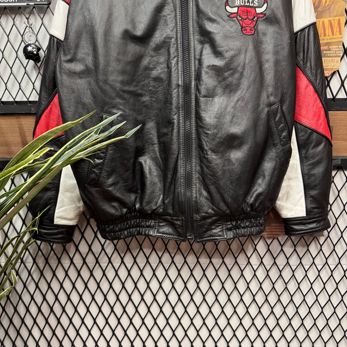 90s PRO PLAYER X 시카고불스 레더자켓 후면 로고 포인트 블랙 상품이미지4