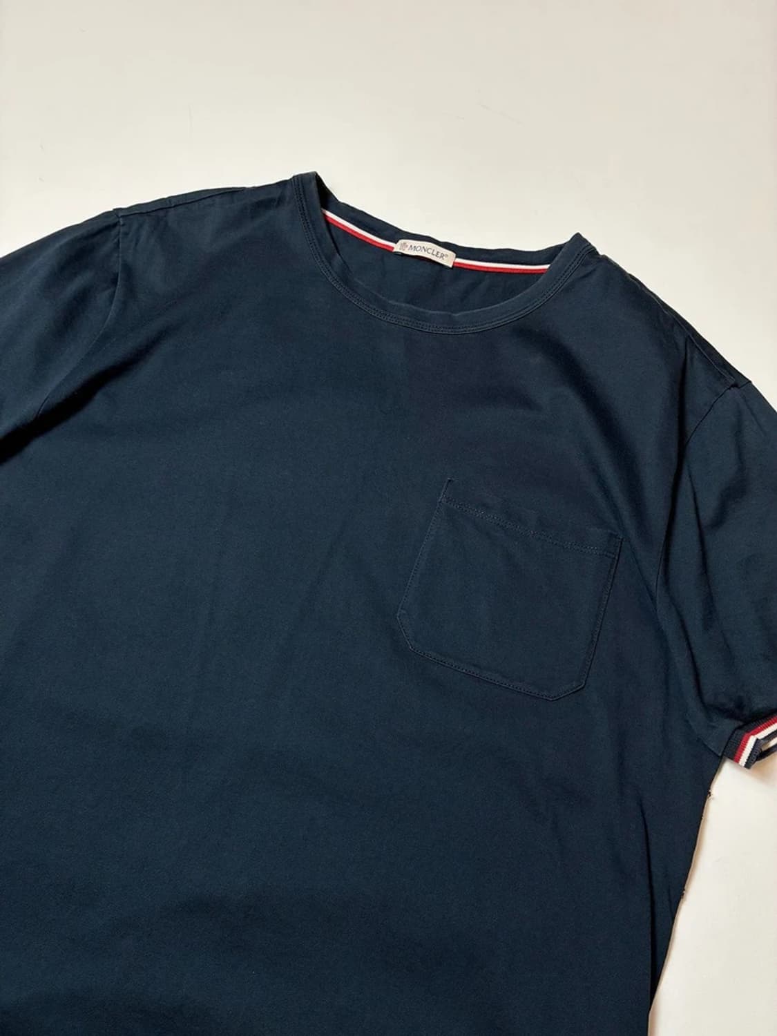 몽클레어 로고 와펜 삼선 반팔 티셔츠 PN9056 상품이미지2