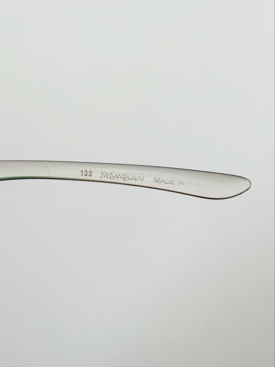 생로랑 2022 s/s 컬렉션 선글라스 상품이미지3