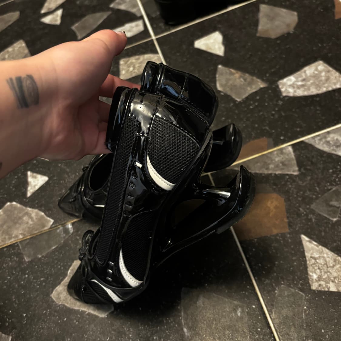 블랙 메쉬 리본 포인트 플랫슈즈 힐 (240) 상품이미지3