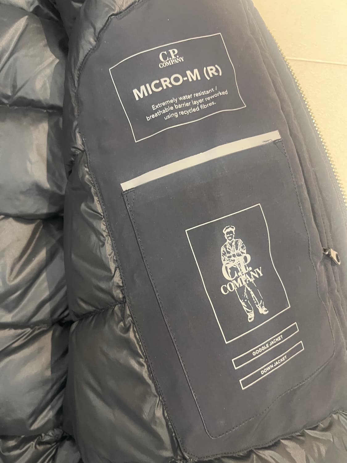 CP컴퍼니 네이비 상품이미지4