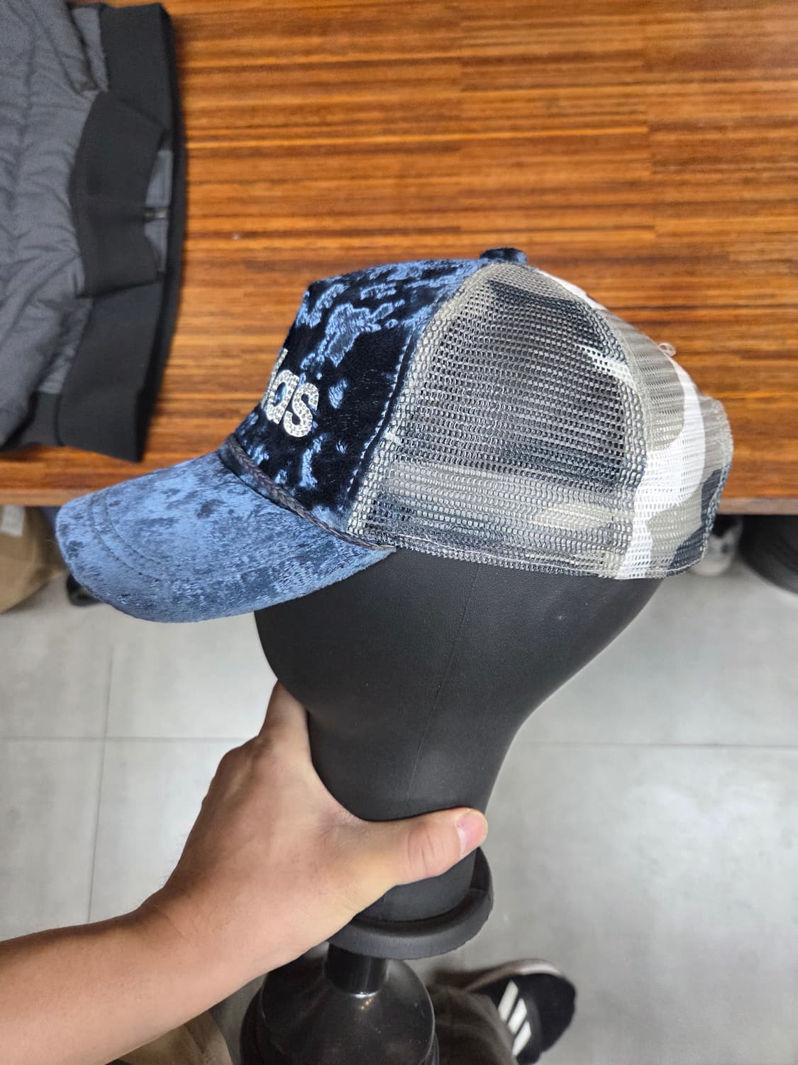 아디다스 올드스쿨 빈티지 벨루어 카모메쉬 큐빅로고 모자 프리 상품이미지2