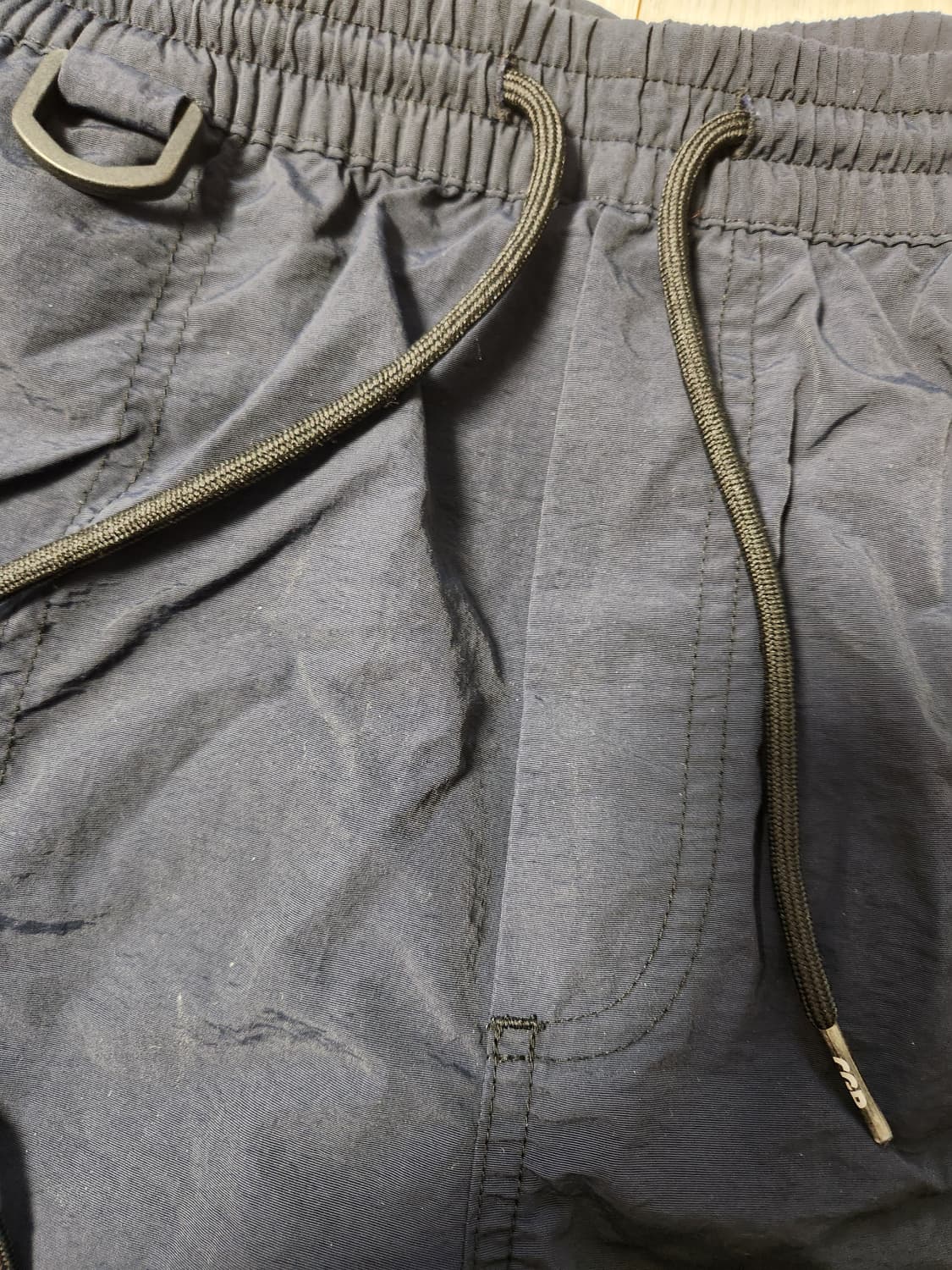 코드그라피 나이론 밴딩 네이비 반바지 사이즈L

세탁으로 인한 사용감 외 상품이미지5