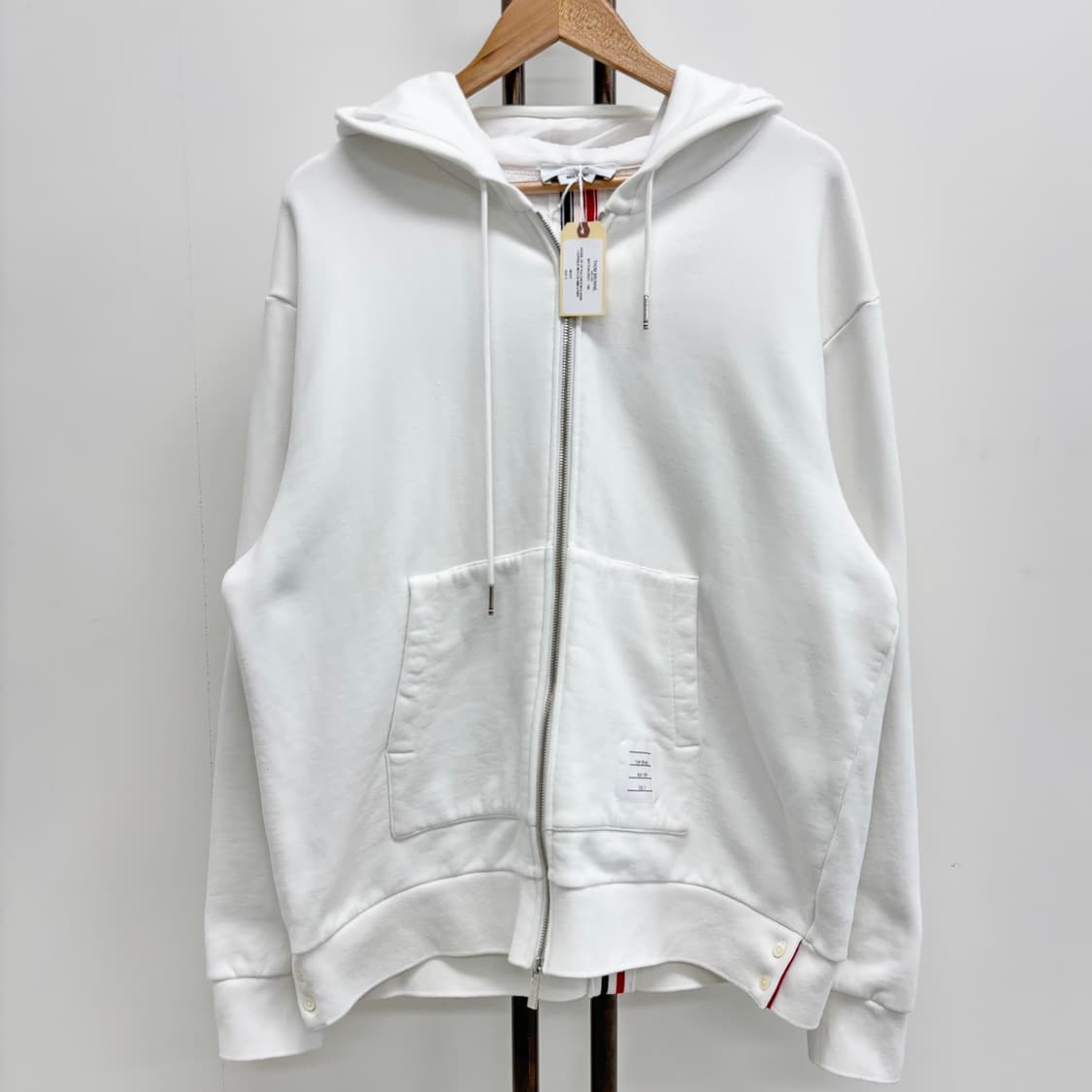 [5]톰브라운 백삼선 후드집업 상품이미지1