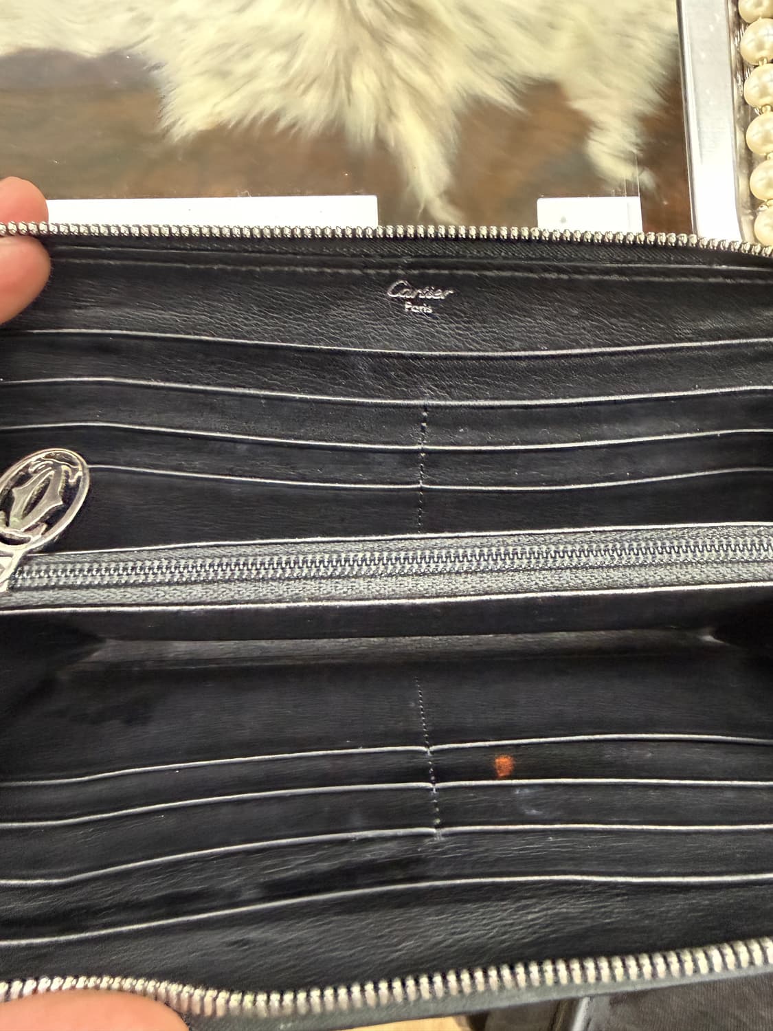 까르띠에 “Happy Birthday” 페이턴트 레더 장지갑 상품이미지5