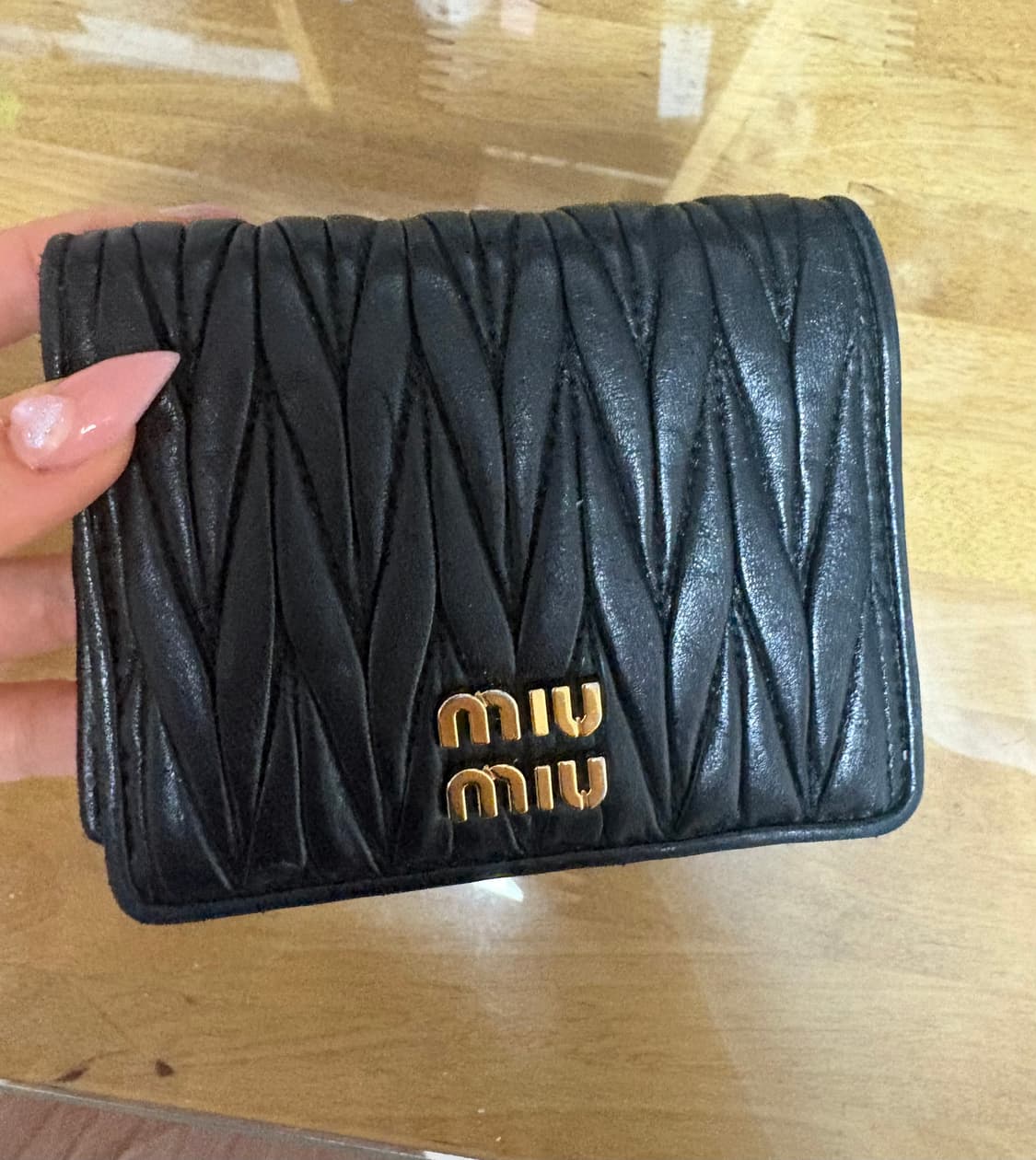 미우미우 마테라쎄 반지갑 블랙 보증서 포함 풀박 상품이미지2
