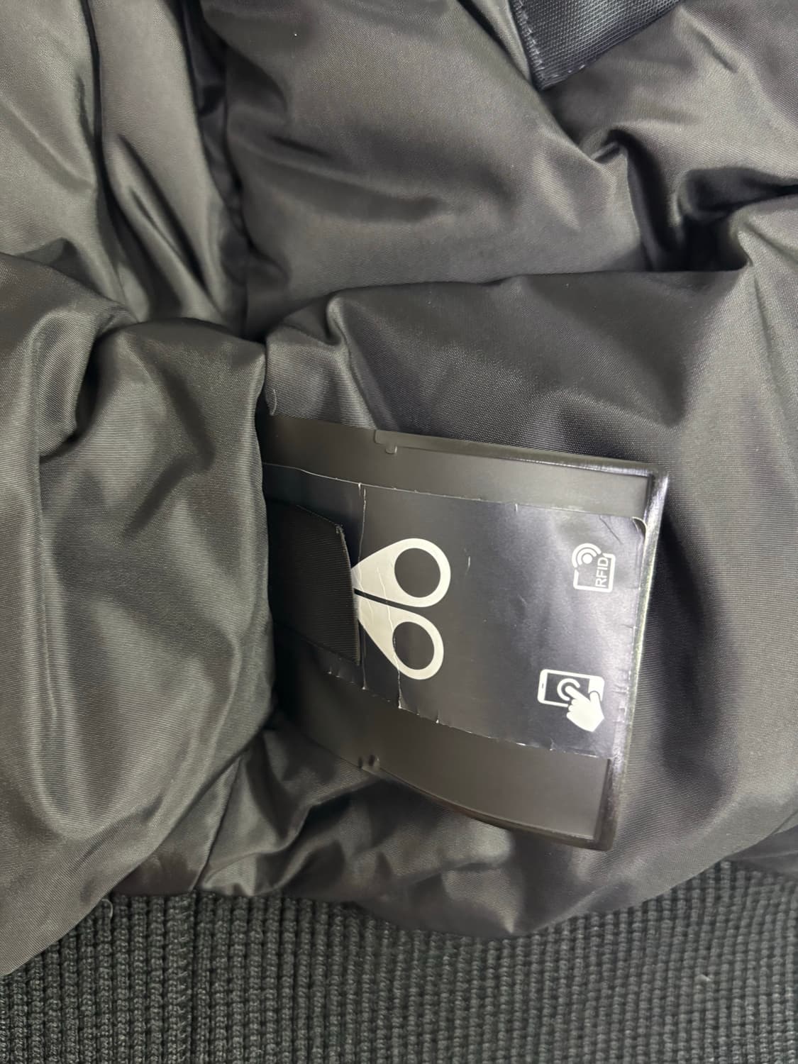 무스너클 패딩 팝니다🔥🔥 상품이미지3