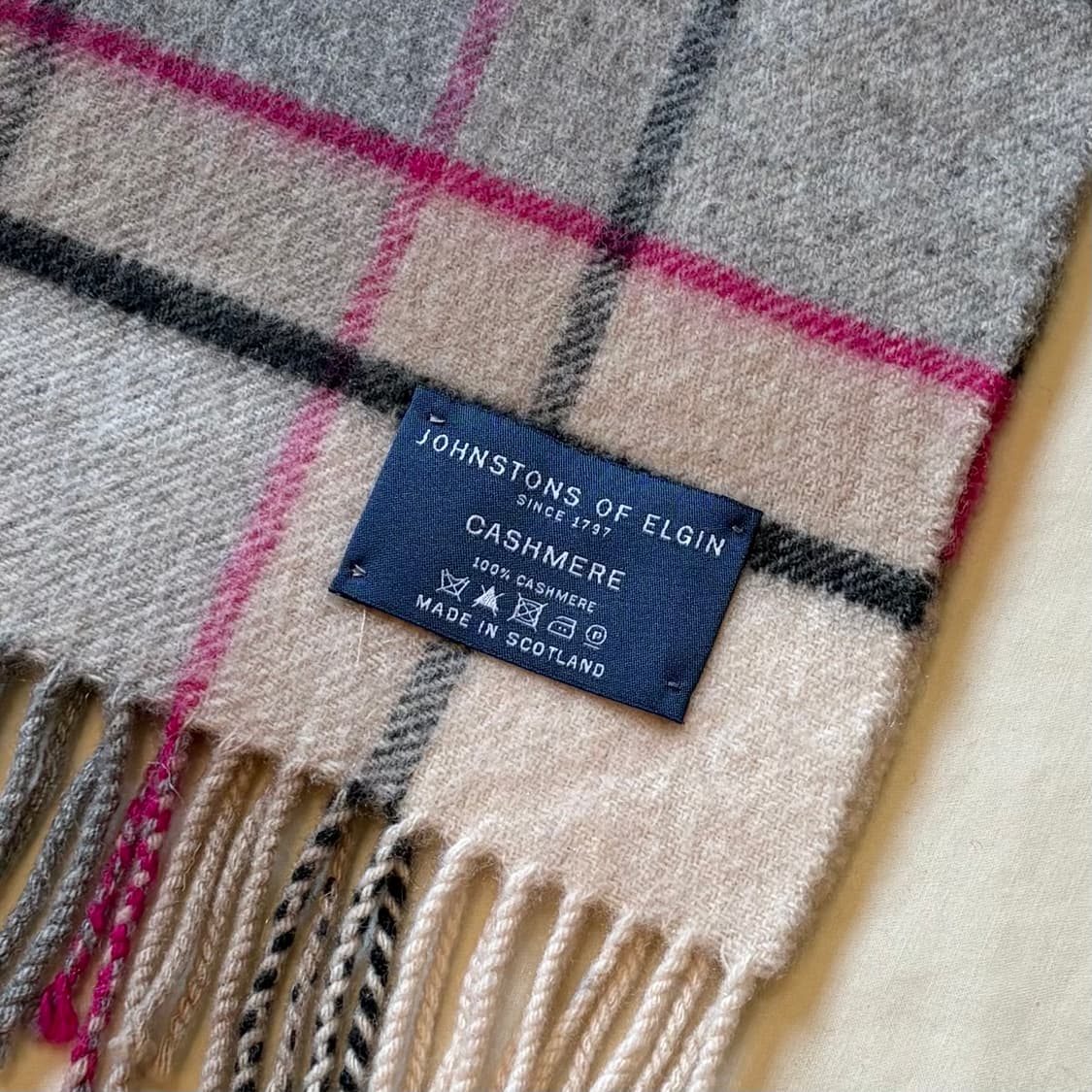 스코틀랜드 JOHNSTONES OF ELGIN 캐시미어 머플러 상품이미지2