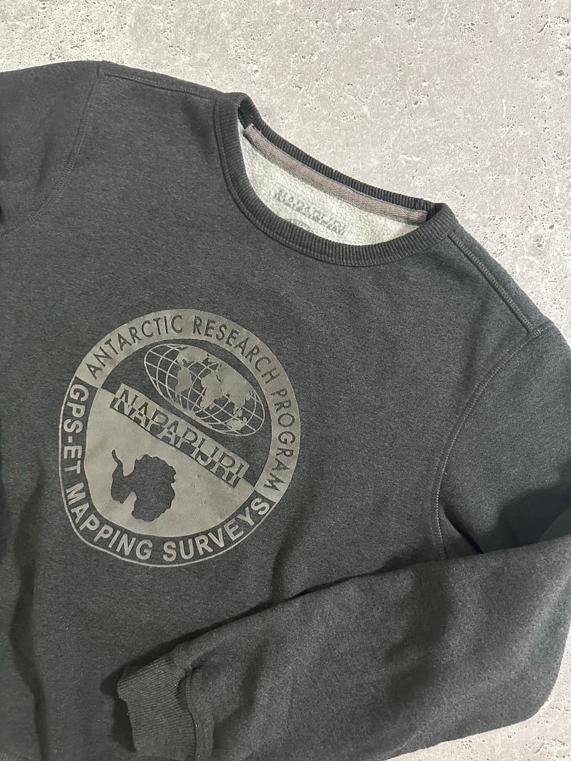 Antarctic Research Program 로고 크루넥 스웻셔츠 상품이미지1
