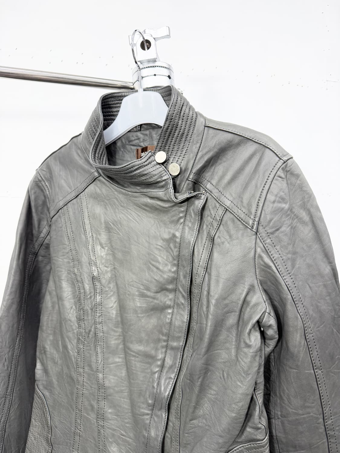 Danier diagonal genuine leather jacket 상품이미지3