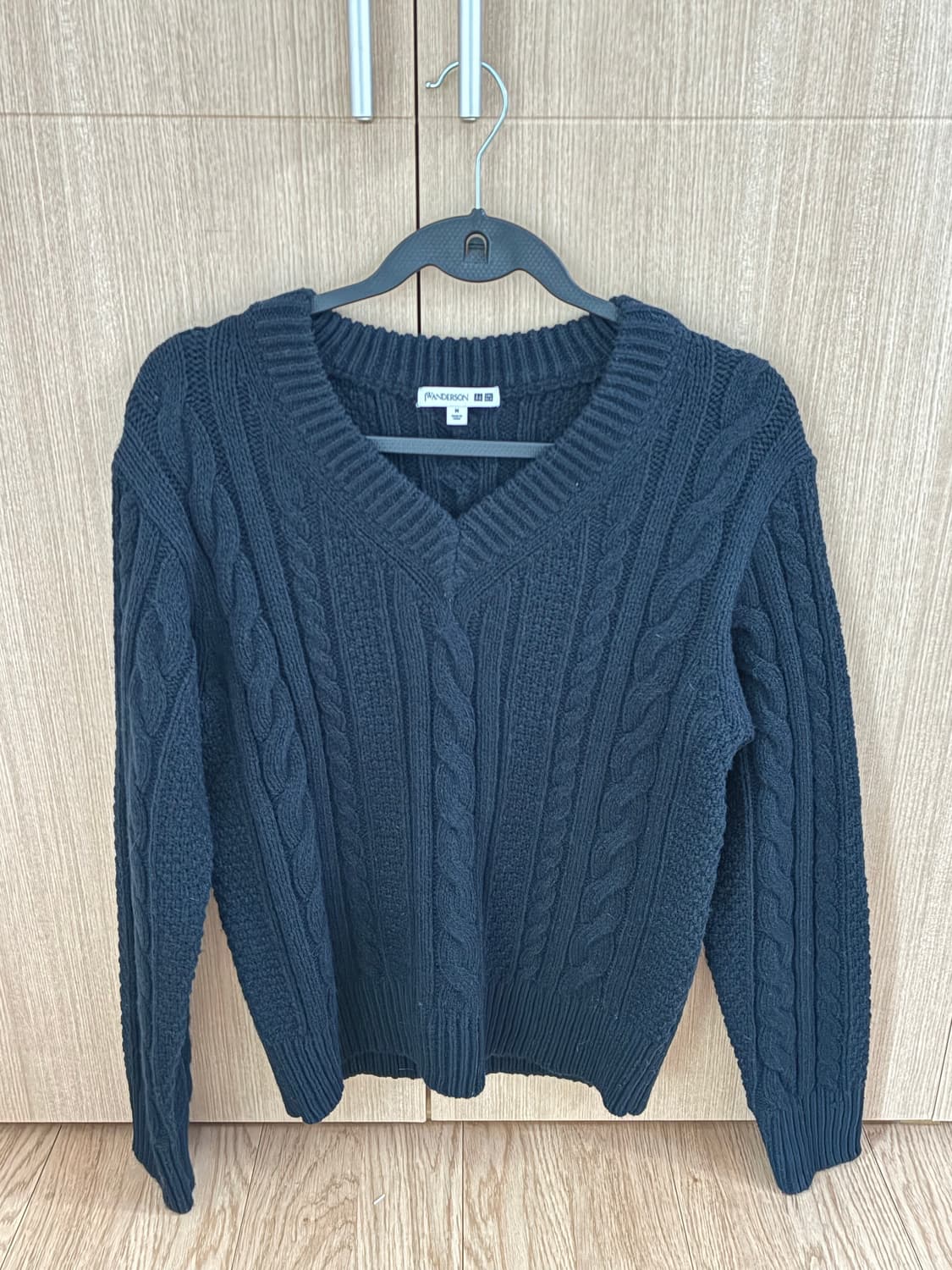(W) 유니클로 x JW 앤더슨 케이블 V넥 스웨터 네이비 상품이미지2