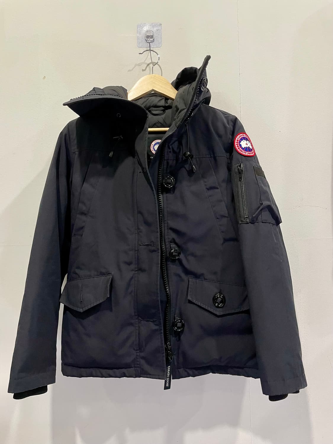 캐나다구스 먼테벨로 네이비 패딩 S/P 매장판 상품이미지1