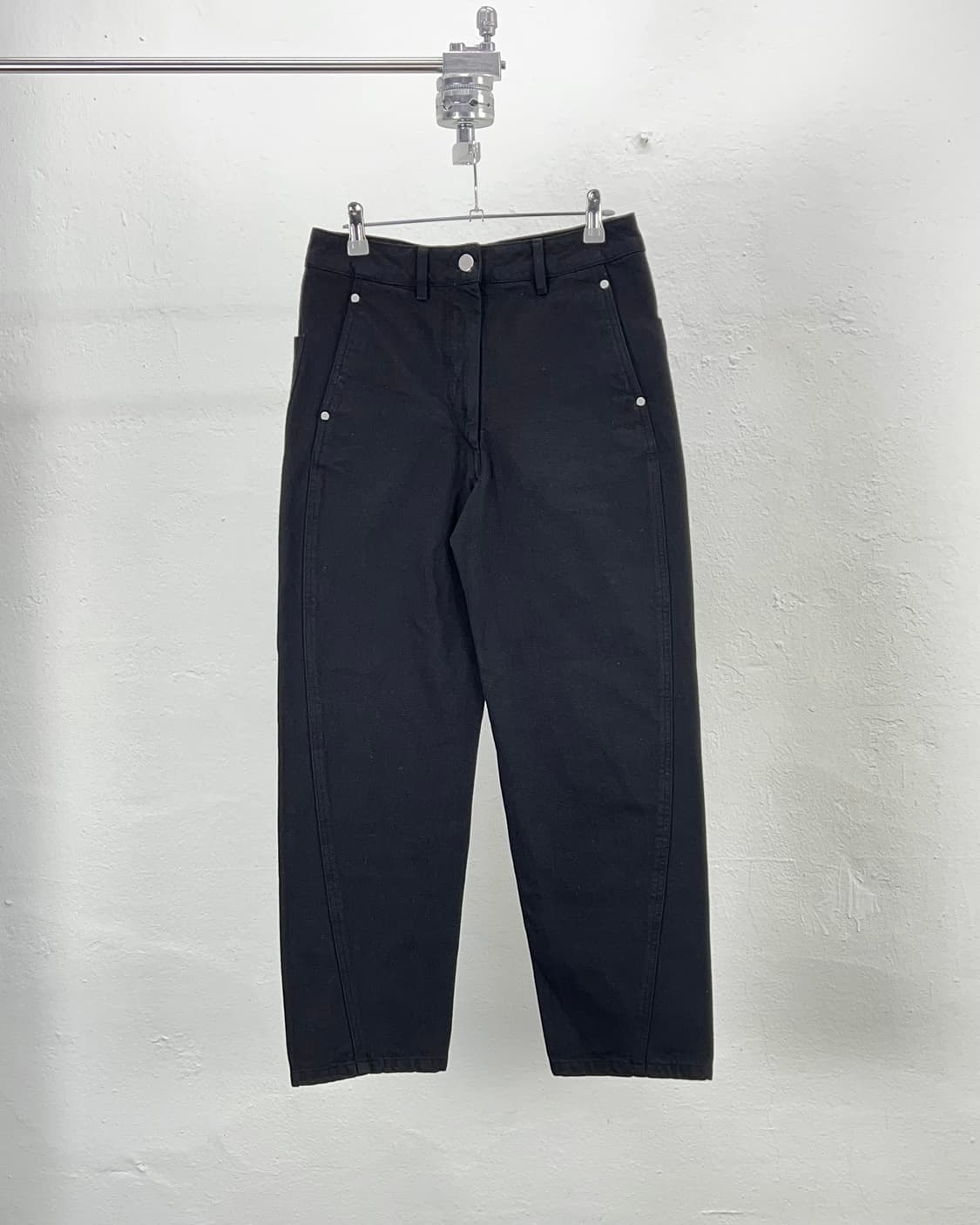 르메르 블랙 트위스트 헤비 데님 팬츠 상품이미지1