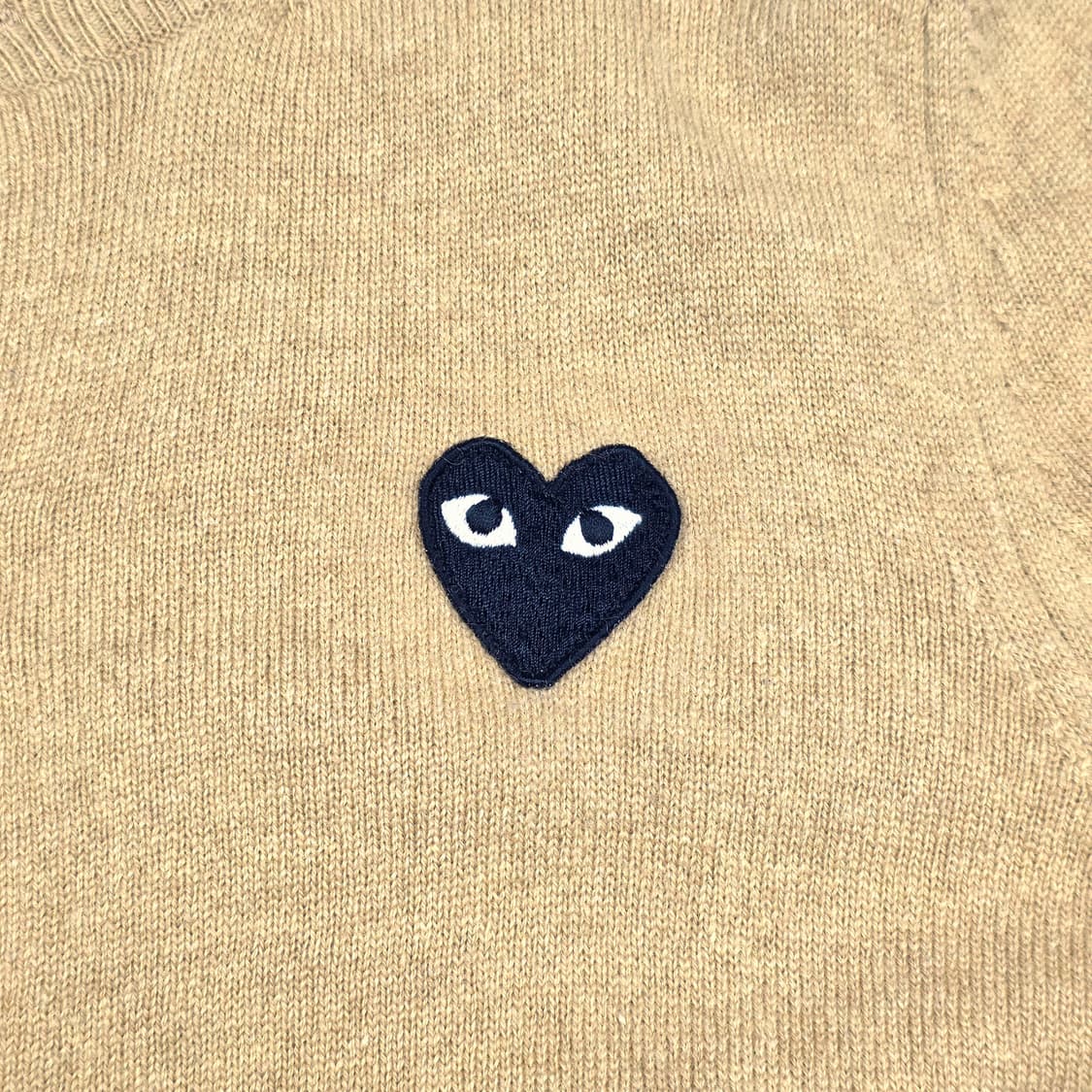 꼼데가르송 플레이 여성 라운드넥 가디건 베이지 상품이미지3