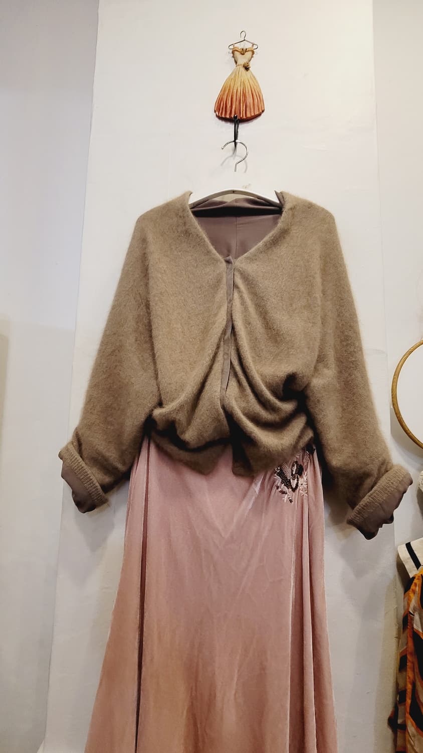 데코 앙고라터치 울 가디건. votrenom 실크벨벳 스커트 상품이미지7