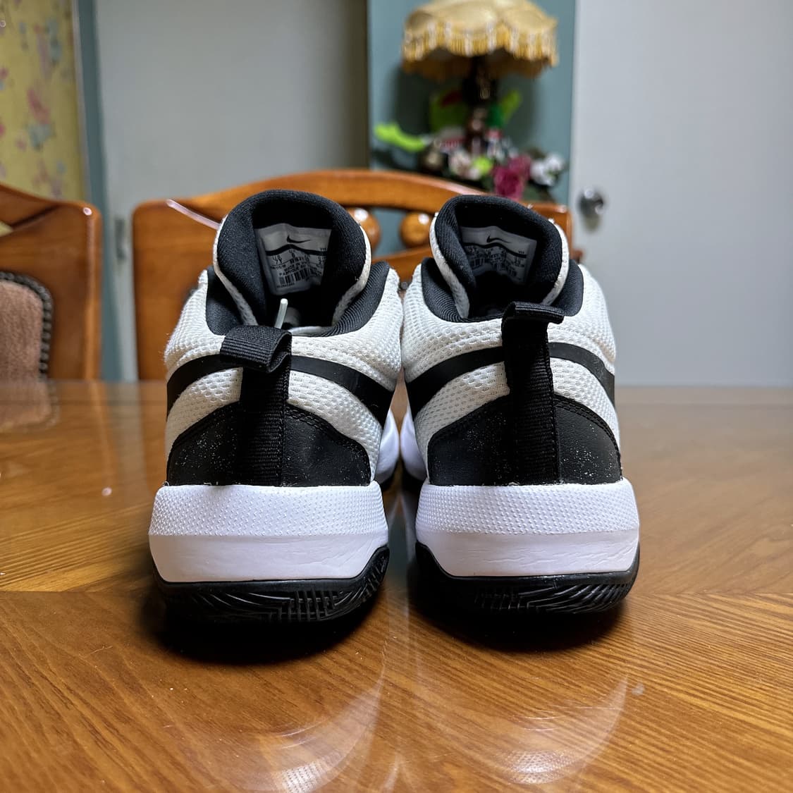 [250] 나이키 팀 허슬 D8 GS 상품이미지3