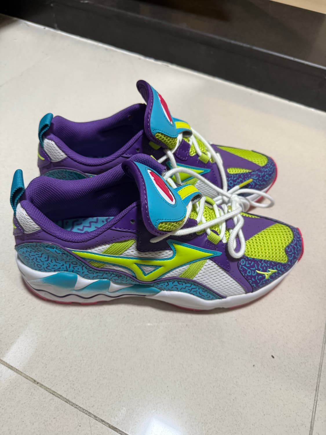 (새상품) 미즈노 웨이브 라이더 1 레트로 멀티컬러 상품이미지3