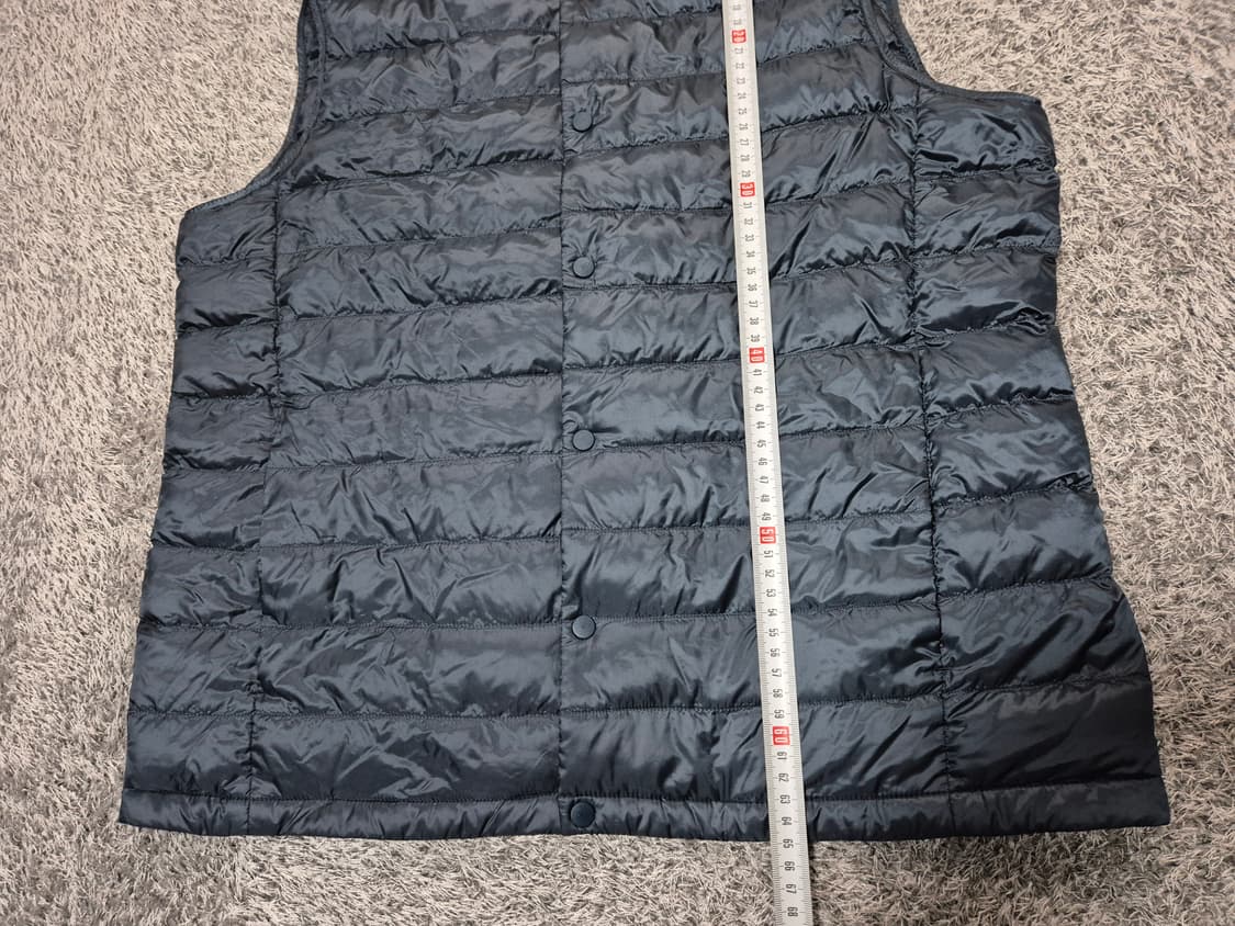 유니클로 남성 경량 다운 패딩 조끼 L 상품이미지8