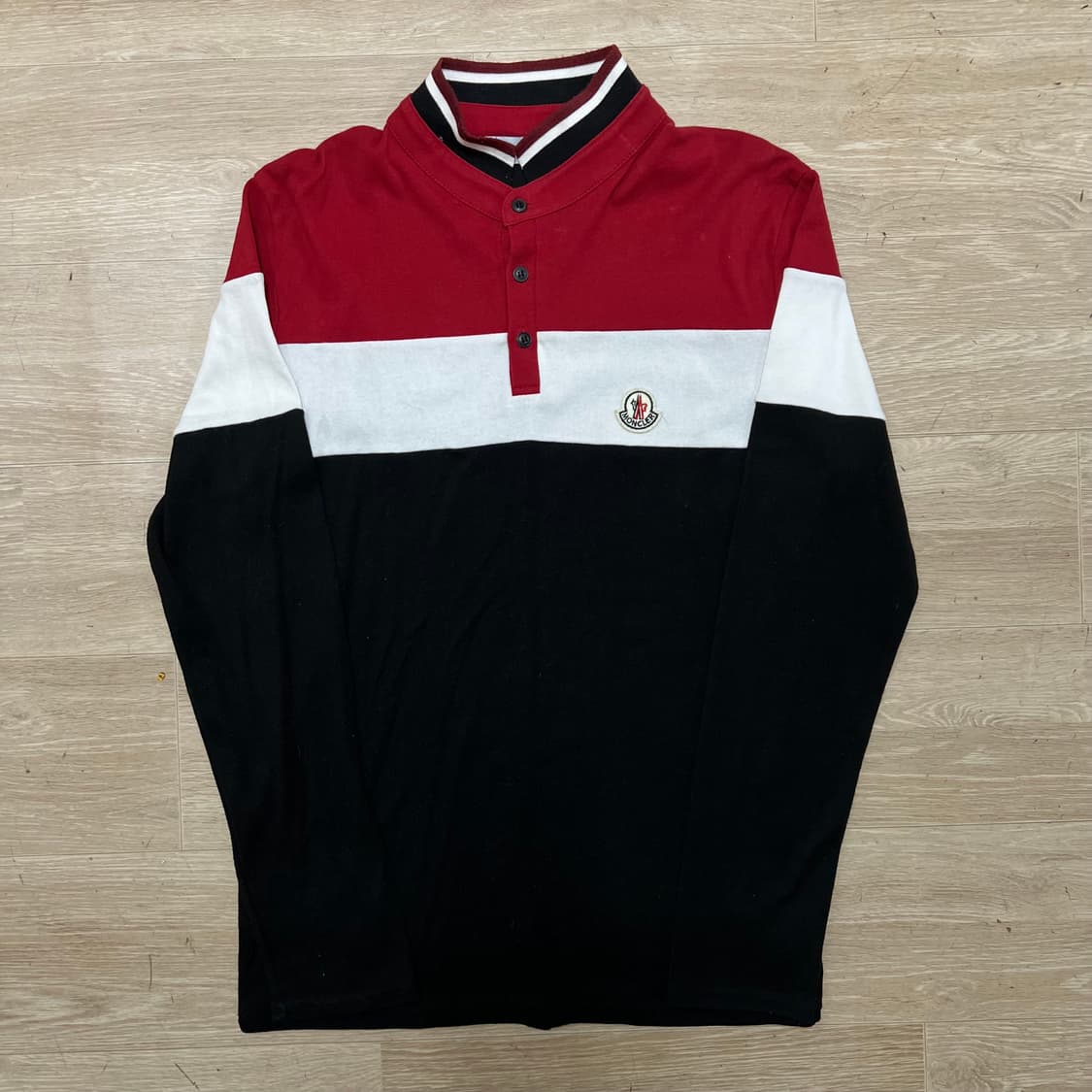 몽클레어 여성 삼색 배색 와펜 헨리넥 긴팔 티셔츠 [멀티컬러] 3사이즈 상품이미지1