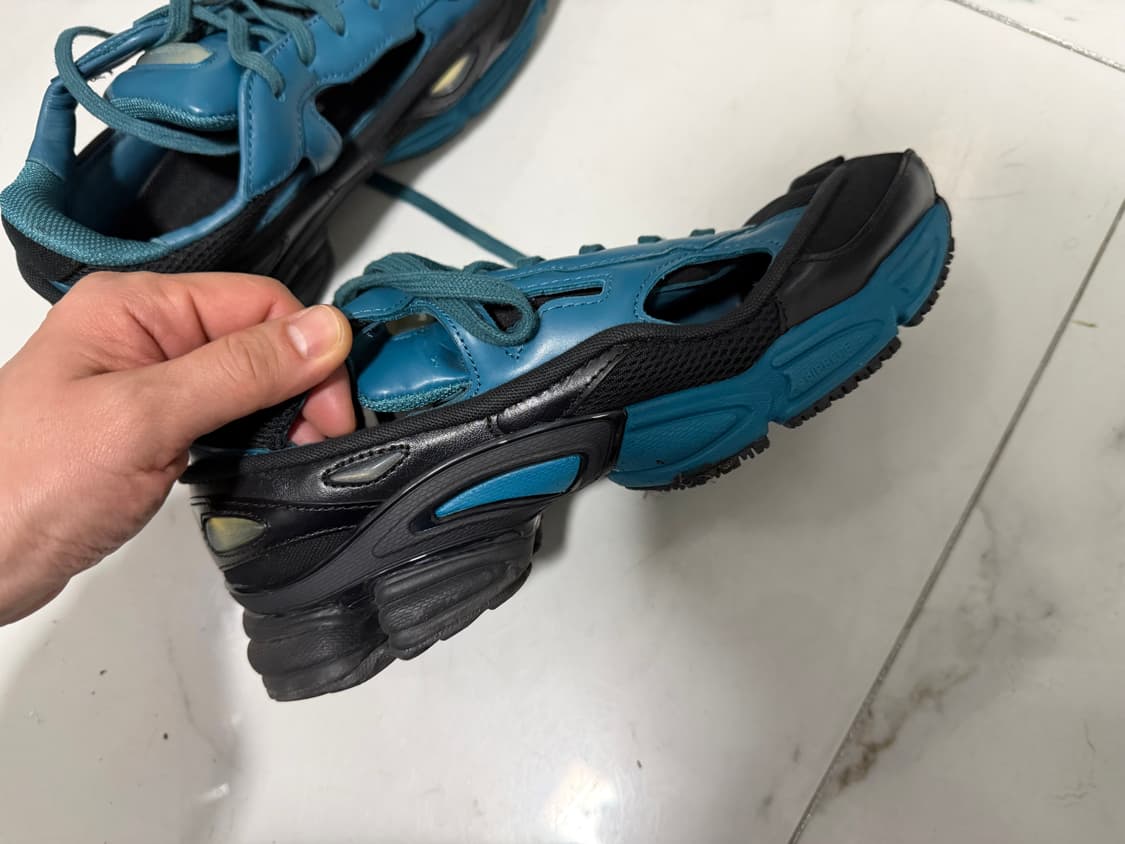 아디다스 라프시몬스  오즈위고 리플리컨트 250 상품이미지2