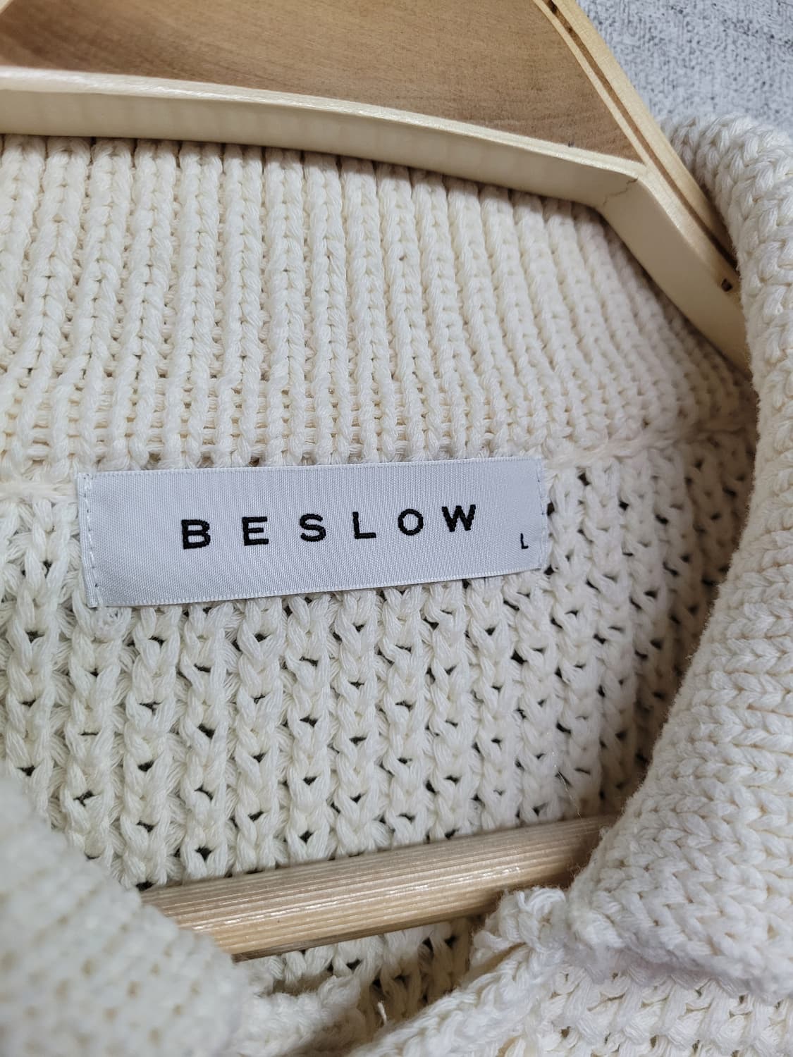 비슬로우 세미 오버핏 세일러 카라 니트 상품이미지5