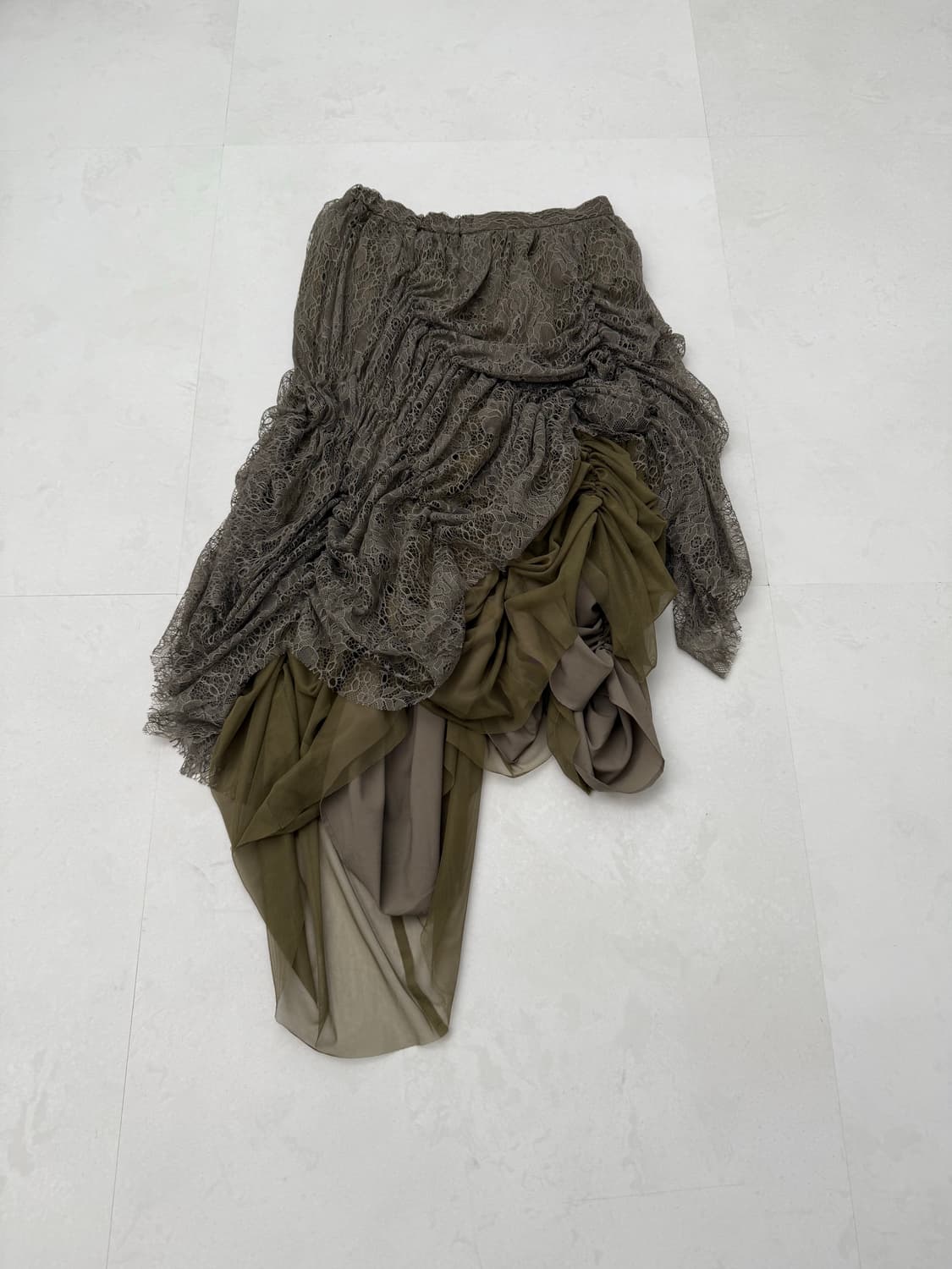 카키 레이스 언발 셔링 스커트  상품이미지6