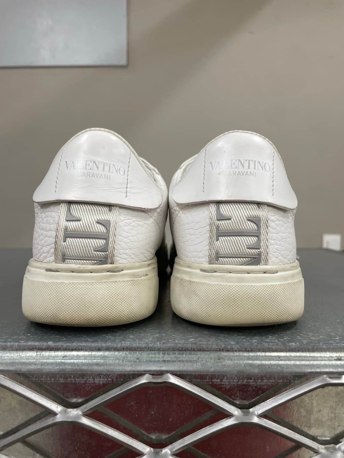 발렌티노 로고 밴드 스니커즈 40 상품이미지3