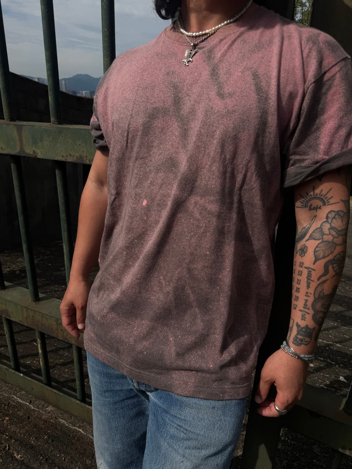 HAND-FADED DARK GREY / PINK TONE T-SHIRT 상품이미지1