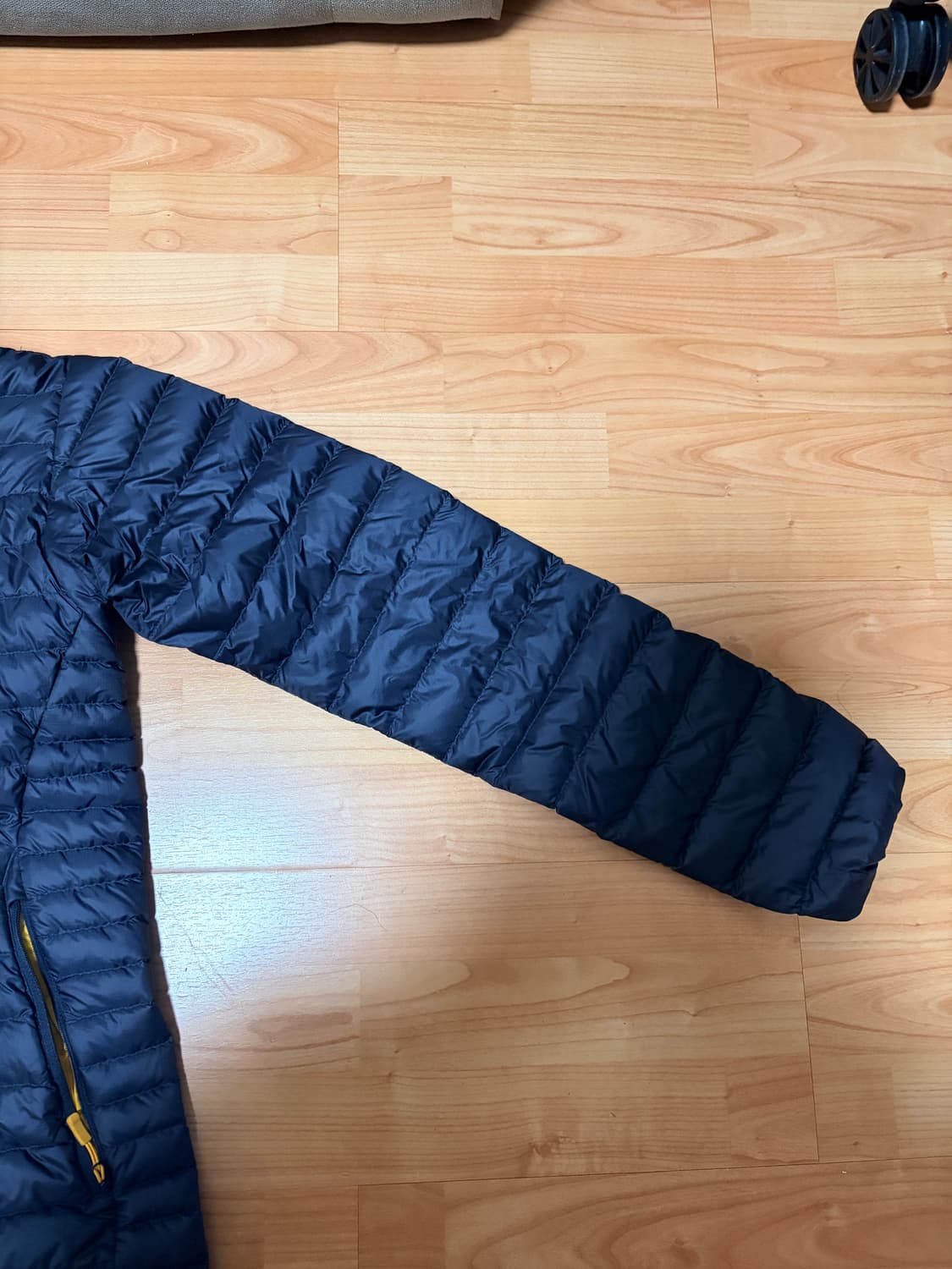 랩 경량패딩 벨루가 상품이미지3